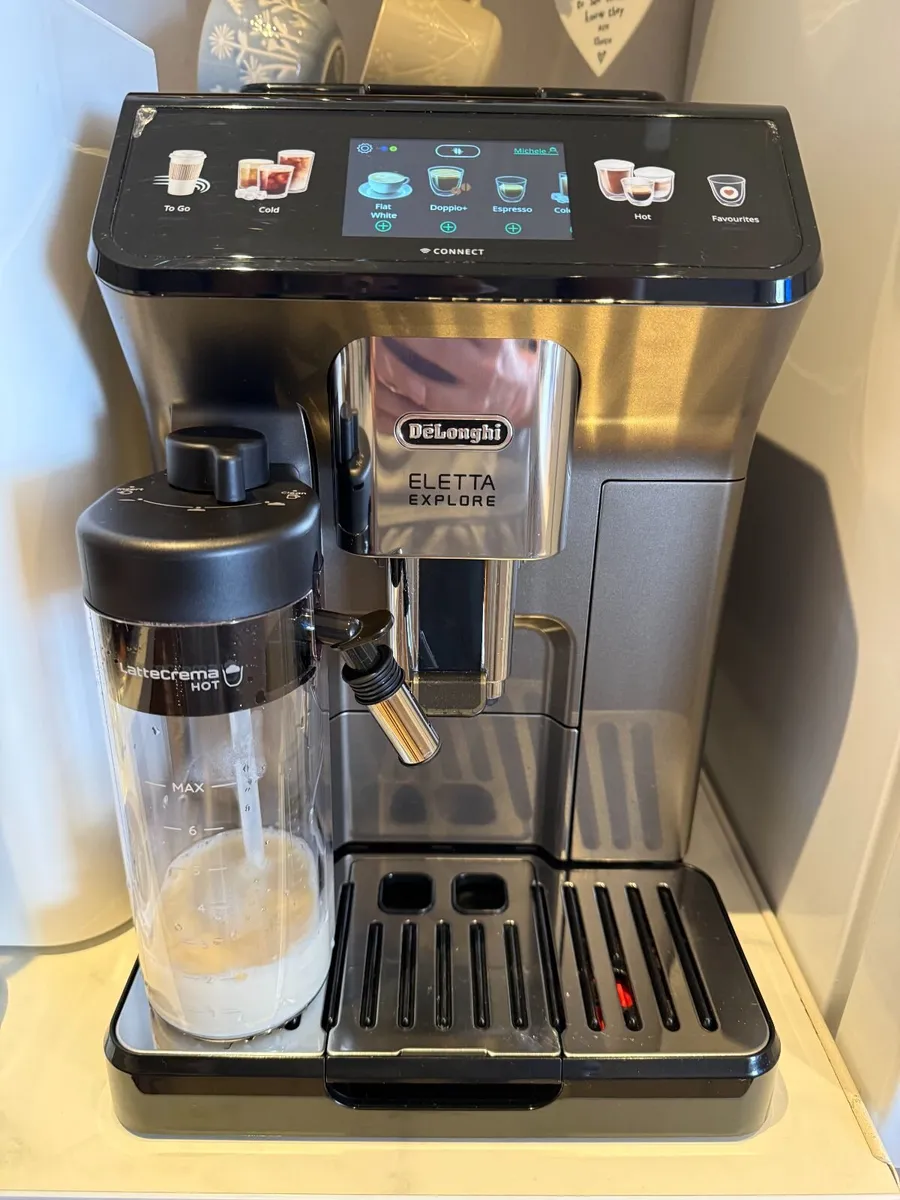 De'Longhi Eletta Explore Bean-to-Cup Coffee Machin - Image 1