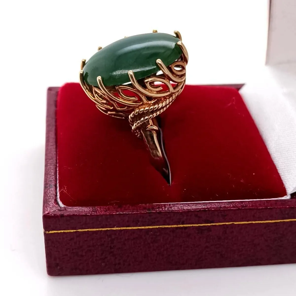 Green Jade Stone & 10k Gold Ring - Image 1