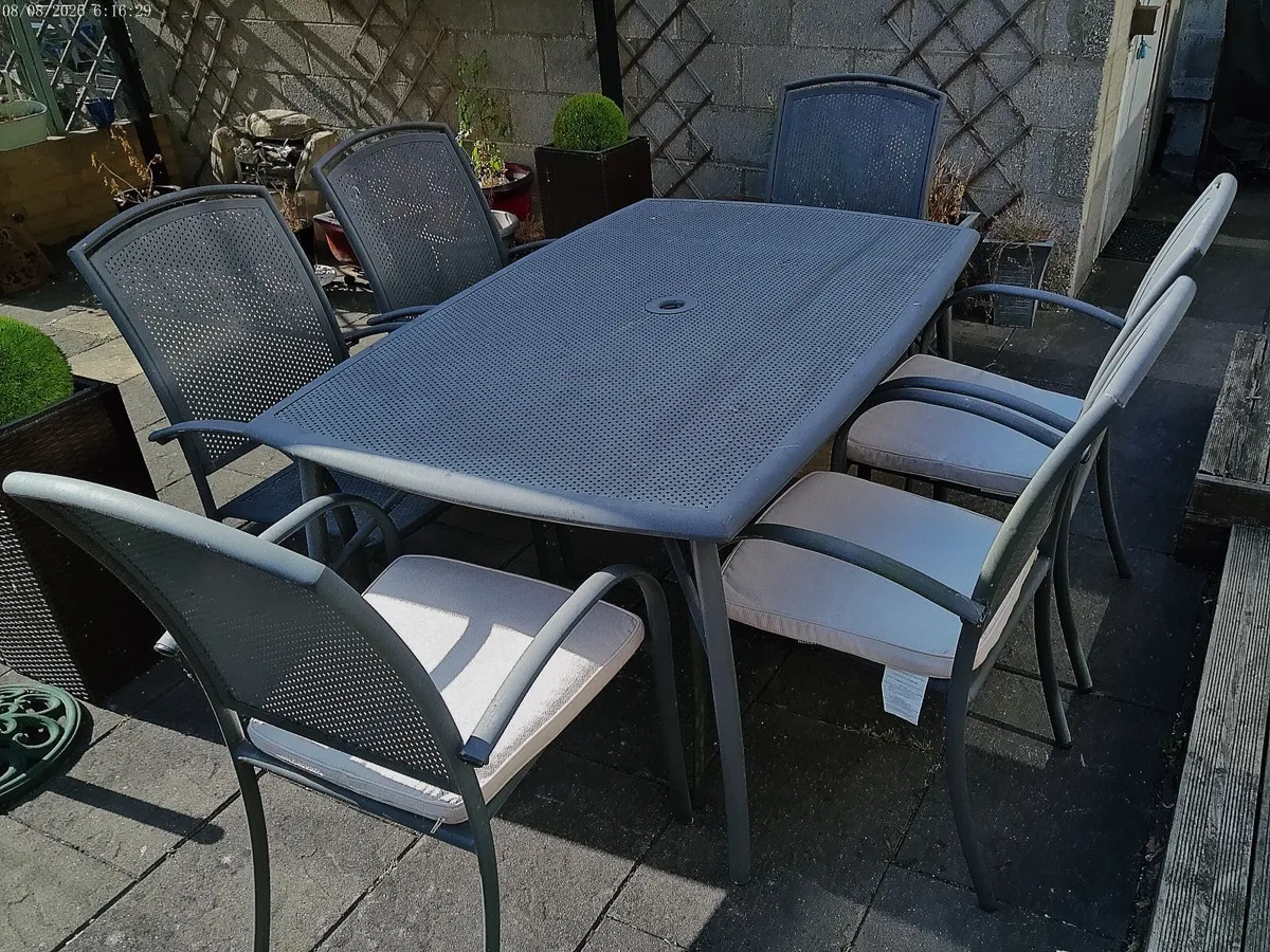 PATIO TABLE AND 6 CHAIRS - Image 2