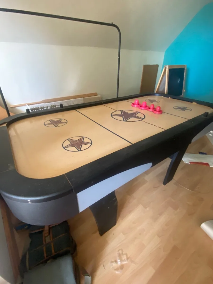 Air hockey table-Free - Image 3