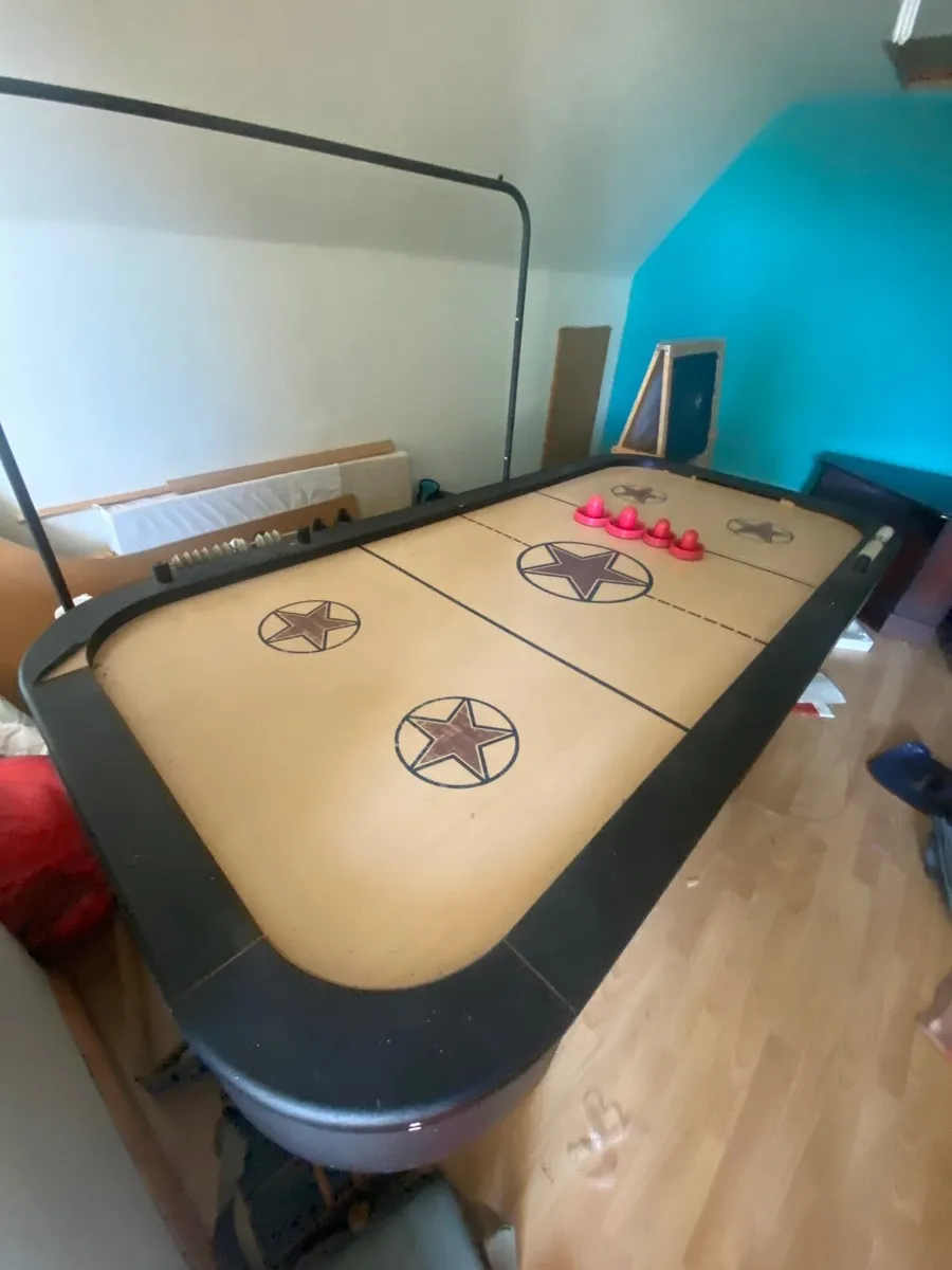 Air hockey table-Free - Image 4