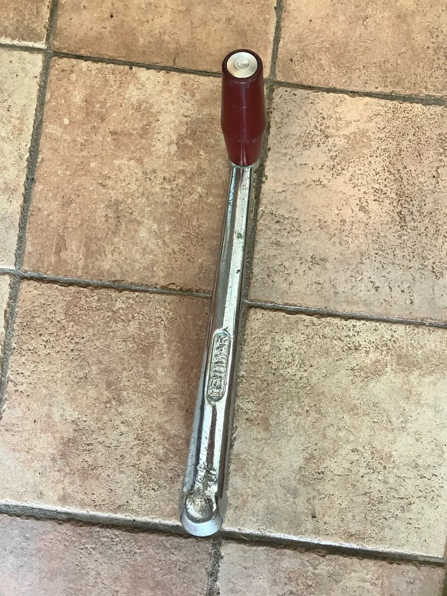 Old Lewmar Whinch handle - Image 1