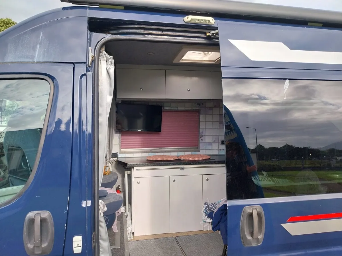 Camper Van - Image 4