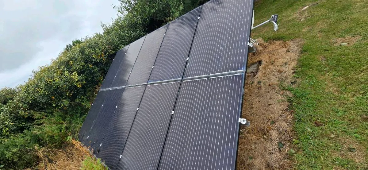 10 X 285w solar panels for sale - Image 1
