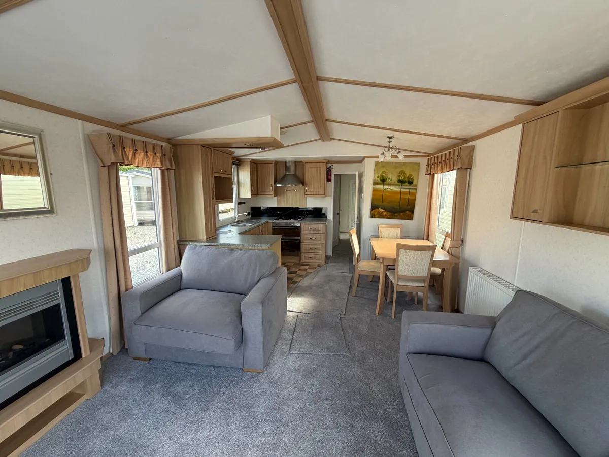 Carnaby Rosedale 37x12 3 bed - Image 3