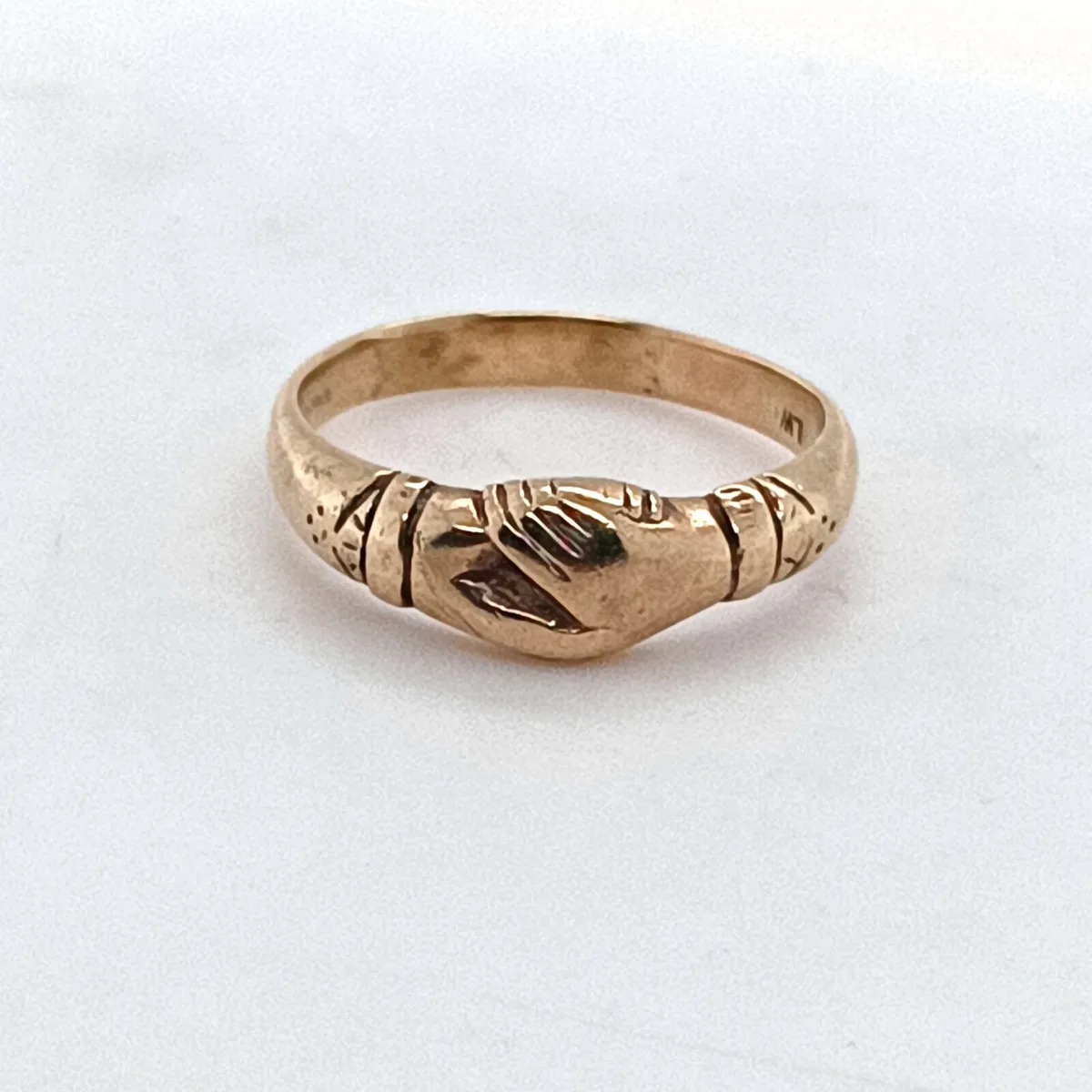 9k Gold Vintage Fede Ring , Clasped Hands - Image 3