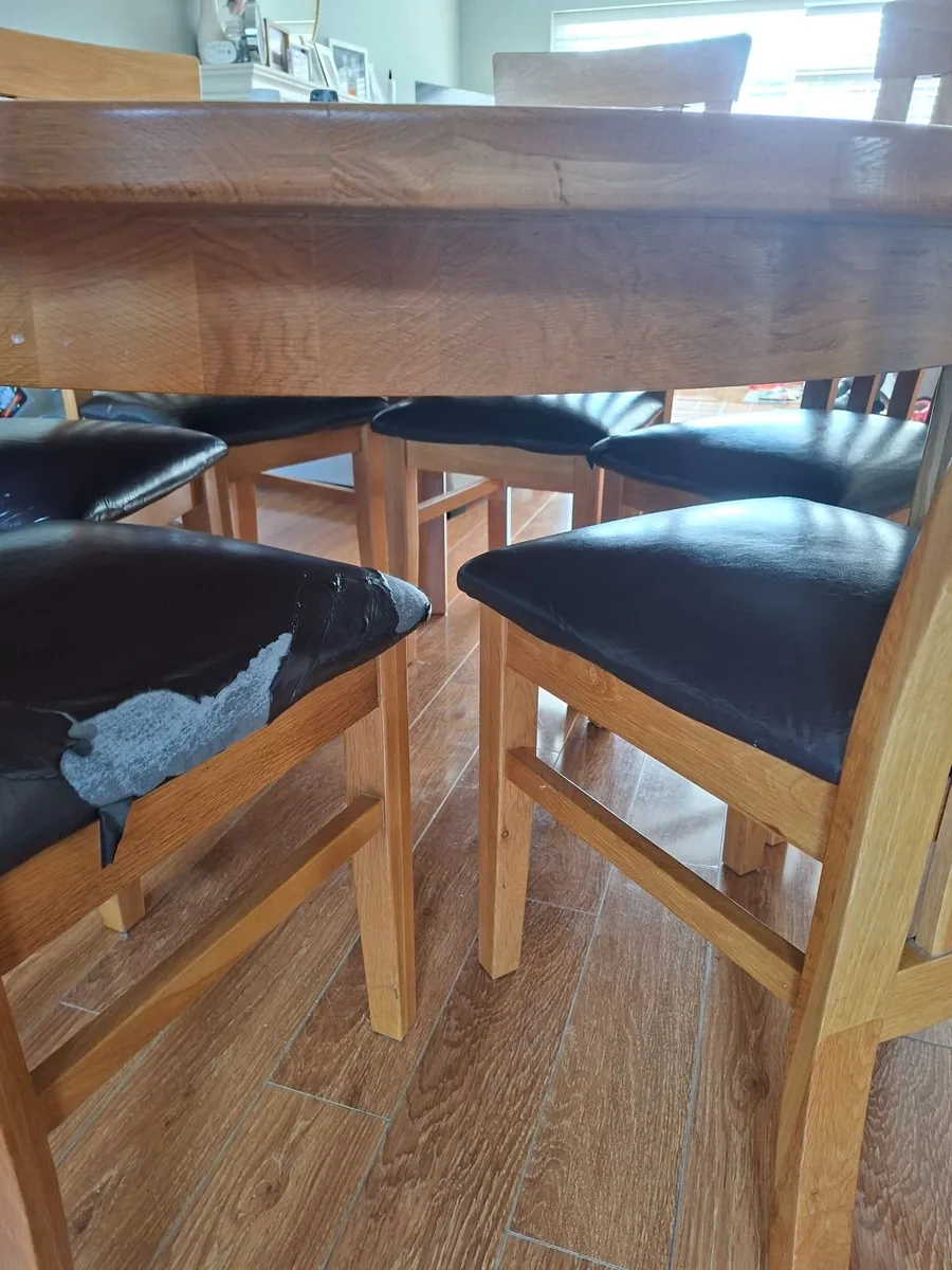 Dining table - Image 1