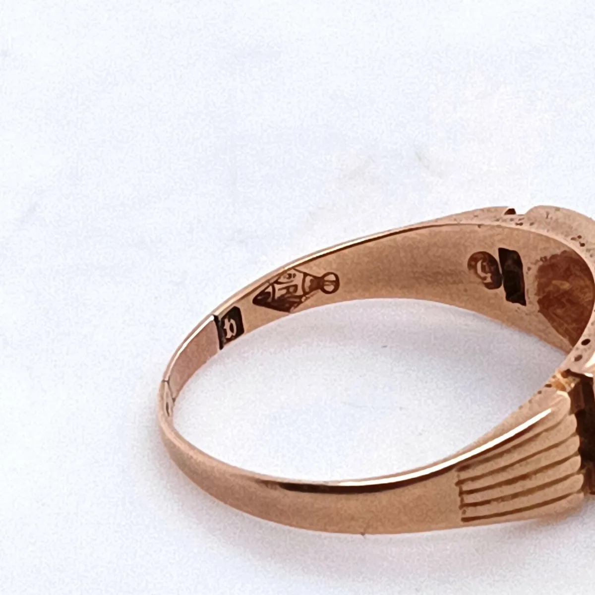 Antique 15k Gold Angel's Breath Coral Ring - Image 3