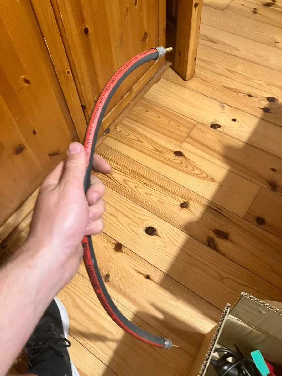 Fuel hose - Image 1