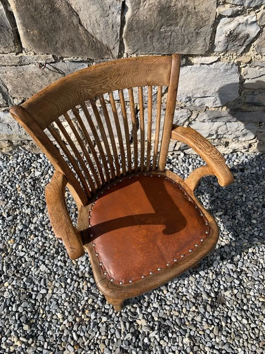 Edwardian Arts and Crafts Oak Armchair. - Image 3
