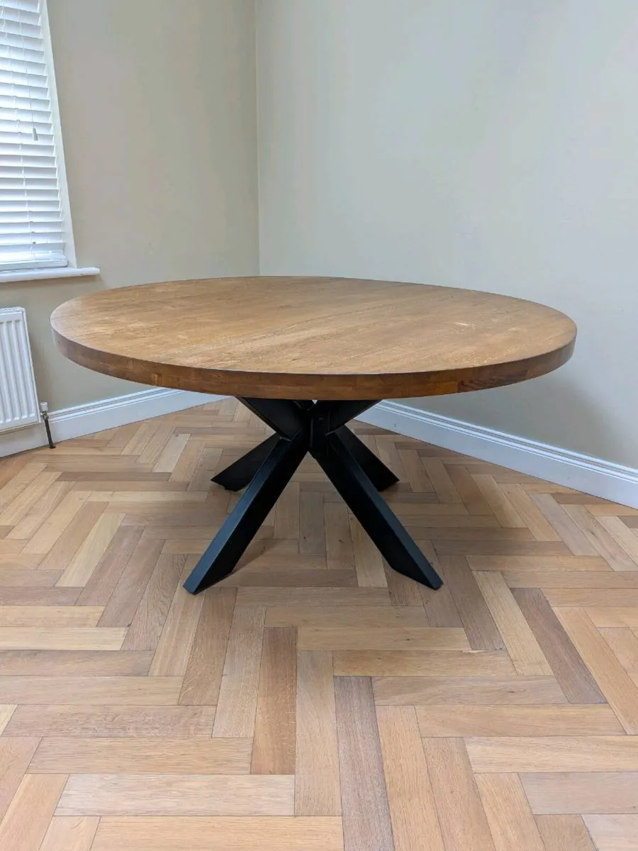 150cm solid oak table - Image 1