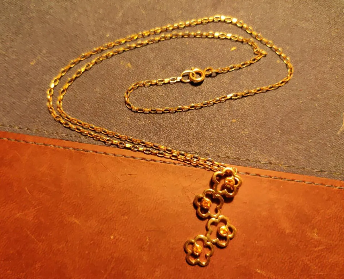 FLOWER POWER BELCHER 9CT SOLID Gold 5g 20"Necklace - Image 1