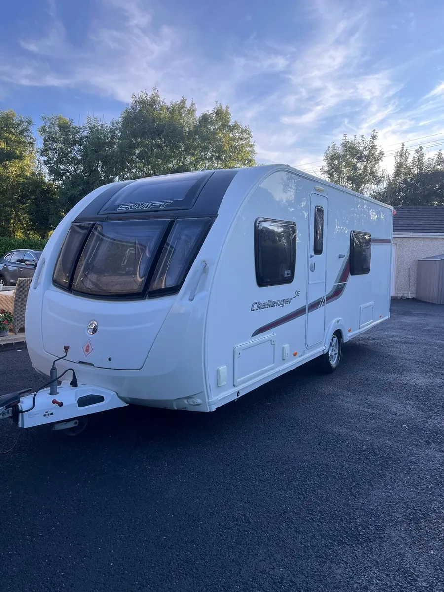 Swift challenger se 4 berth fixed bed end washroom - Image 1