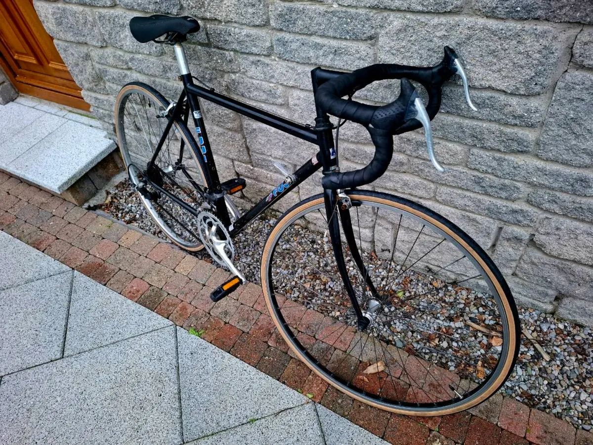 Vintage Fuji Road Bike - Image 4