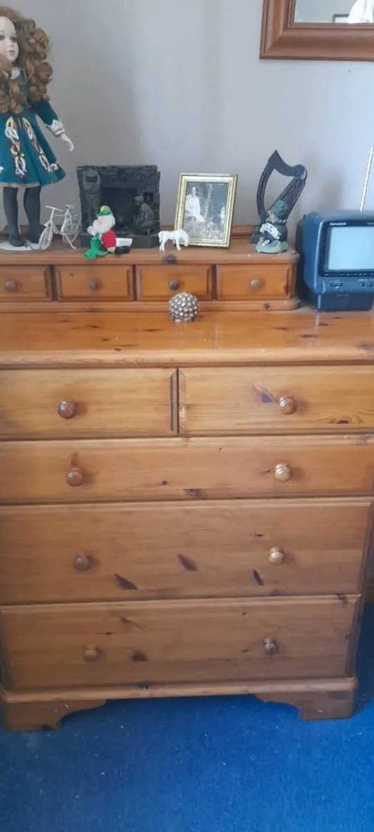 Bedroom furniture - Image 2