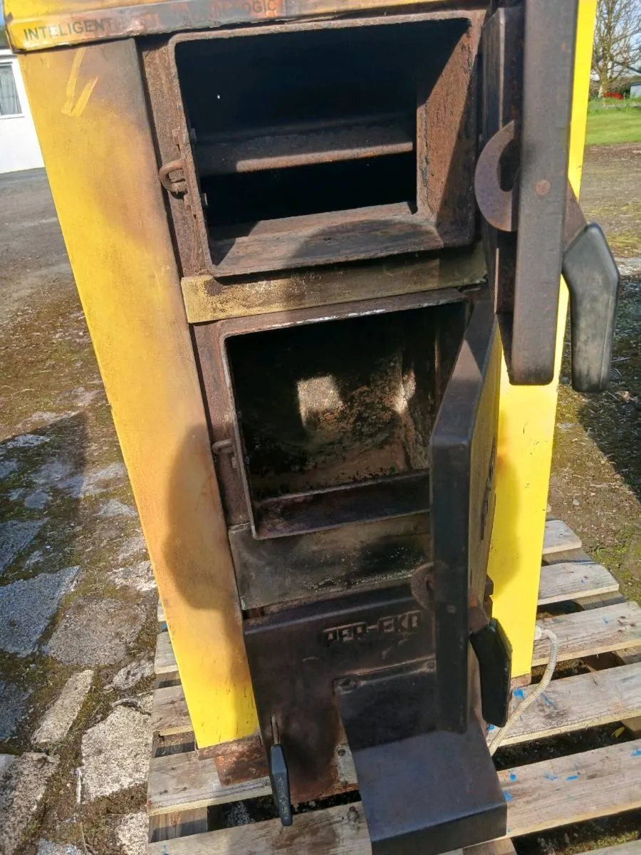 Large Workshop Solid Fuel Stove - Image 2
