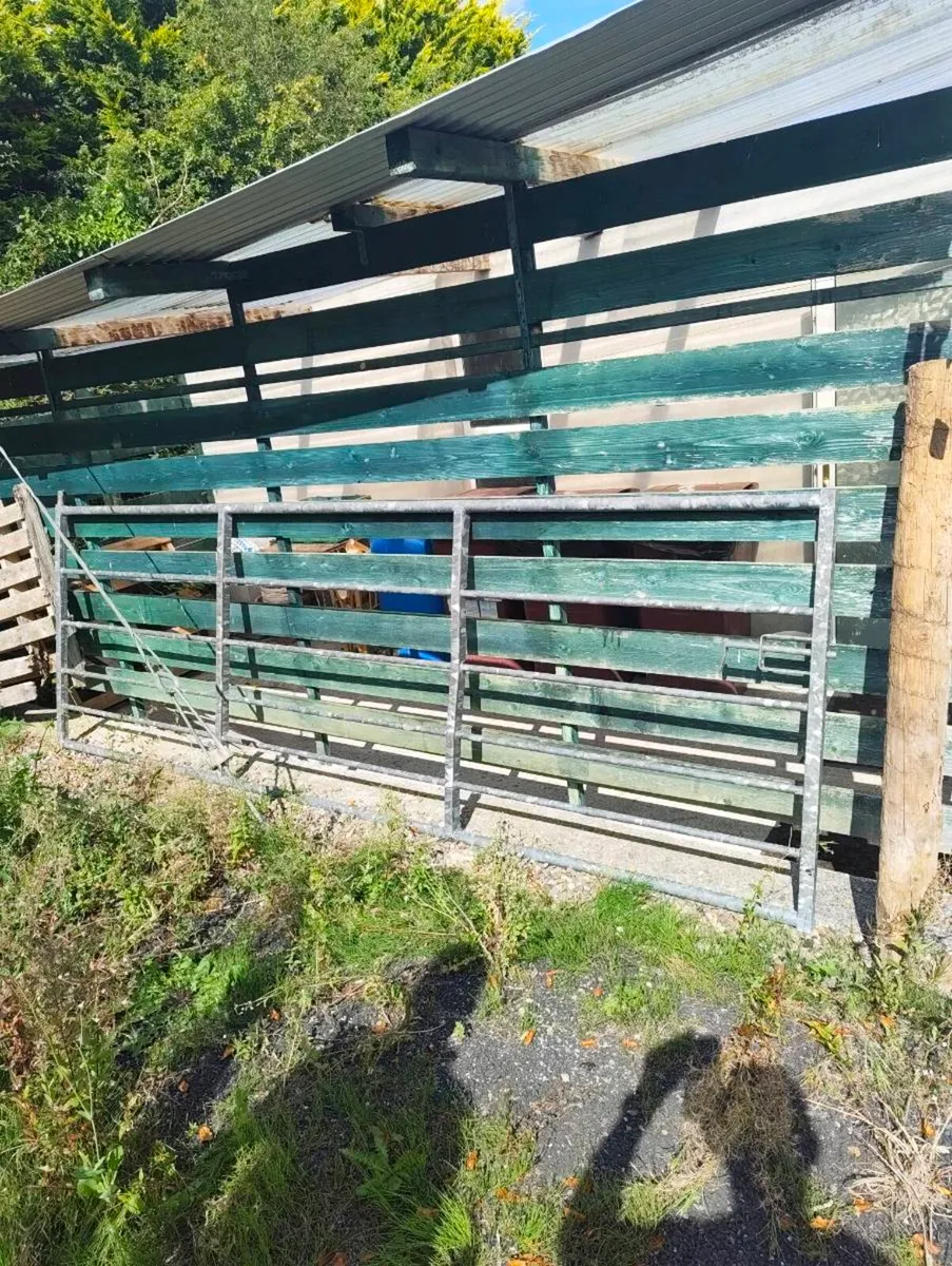 Gate