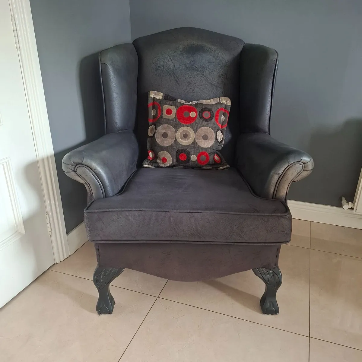 Queen Anne Chair - Image 1