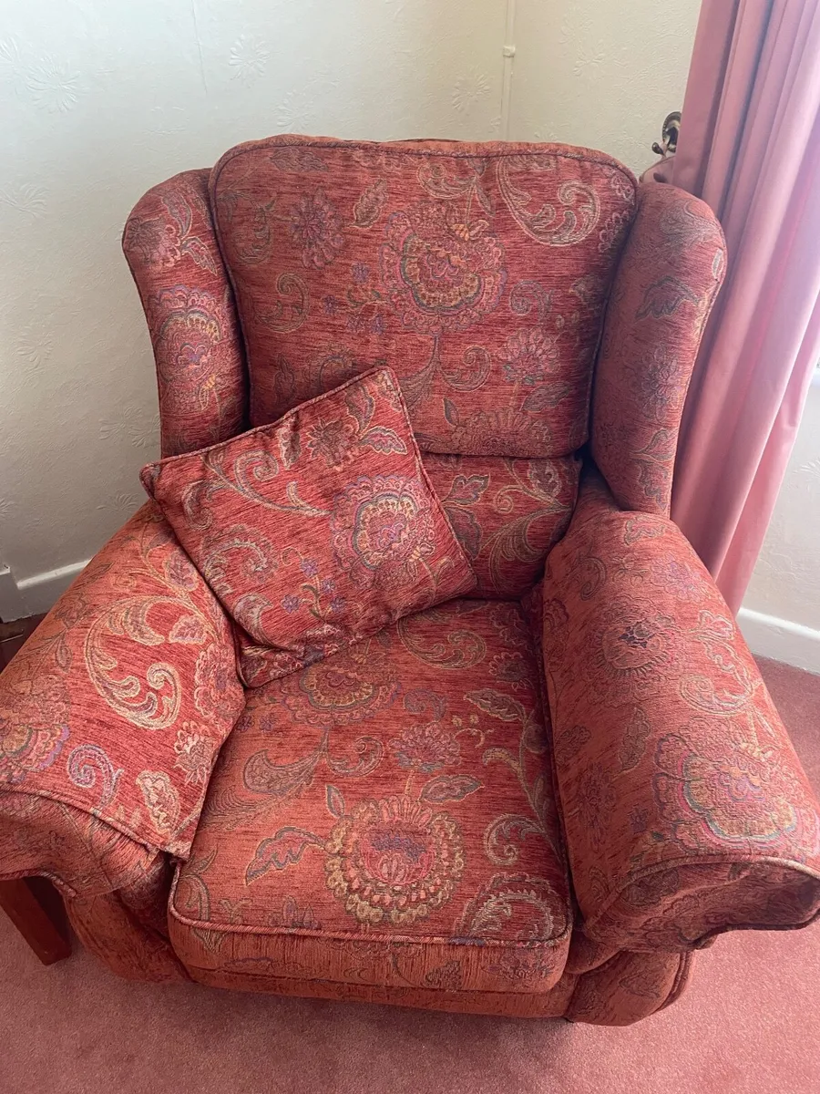 3 piece suite couch armchairs by Finline - Image 2
