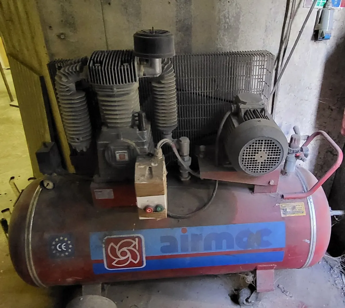 Air Compressor - Image 1