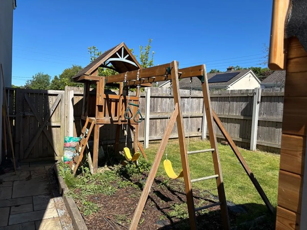 Swing and climbing frame set - Image 1
