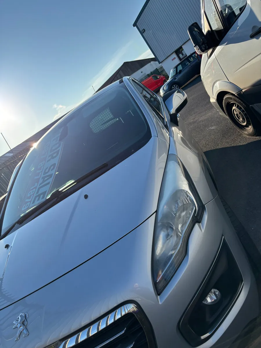 Peugeot 3008 2016 - Image 2