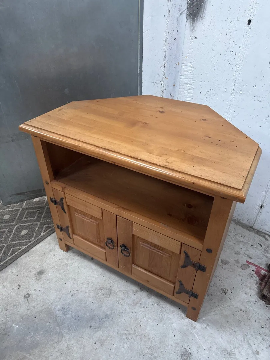 Solid TV Unit - Image 3