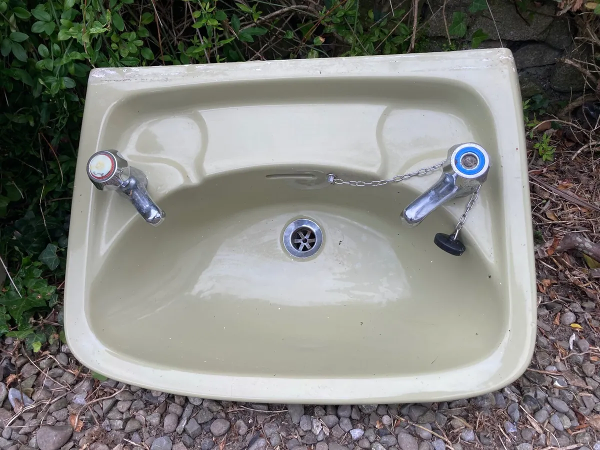 Sanitary ware - Image 1