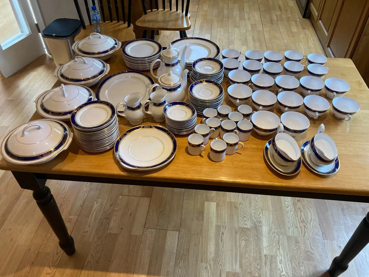 Dinner Service - China - Royal Grafton - 130 Piece - Image 1