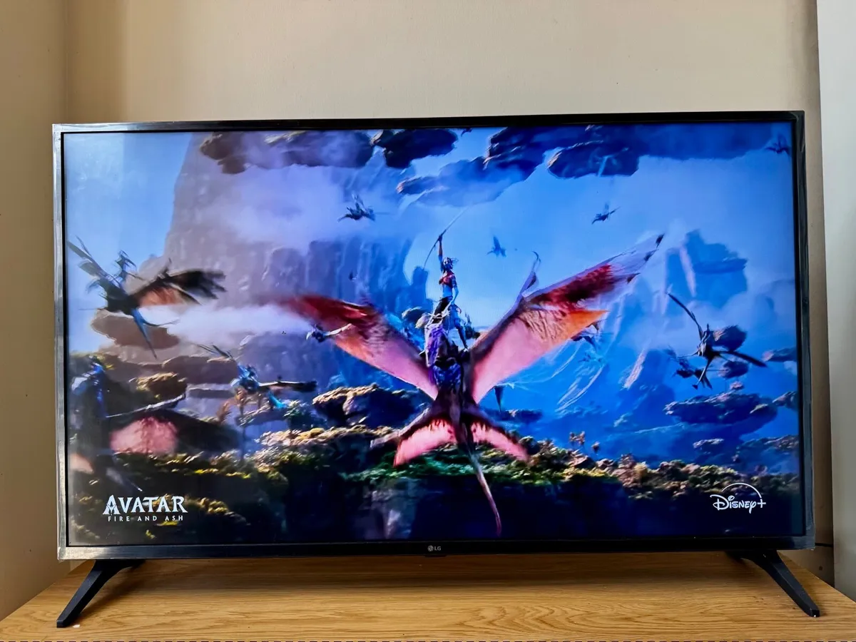 LG 4k 50 smart TV & TV UNIT - Image 3
