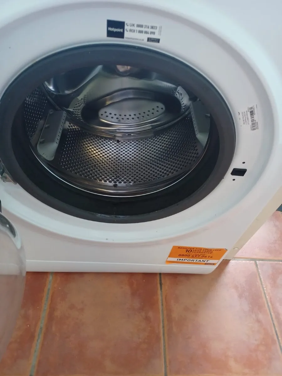 Hotpoint 8kg Washing Machine - Image 3