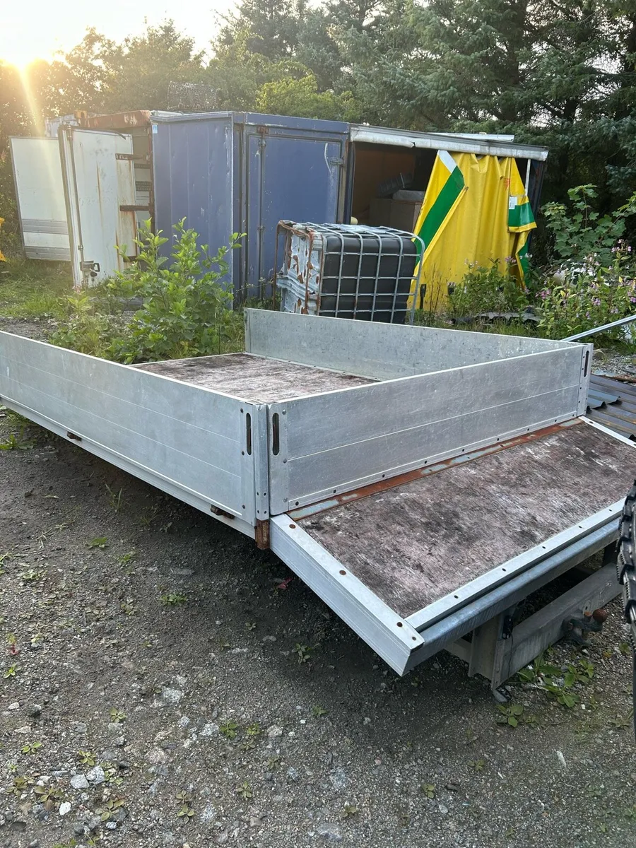 Beavertail body for 3.5 tone lorry - Image 1