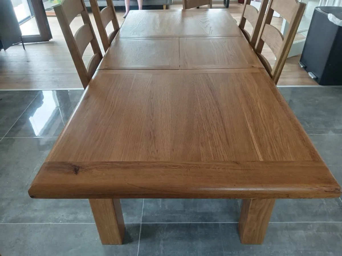 Oak dining table and 6 chairs - Image 3