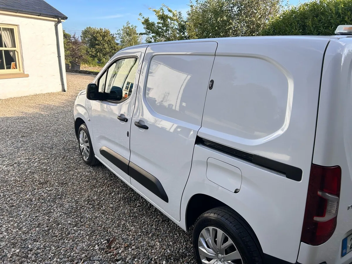 211 Peugeot Partner - Image 4