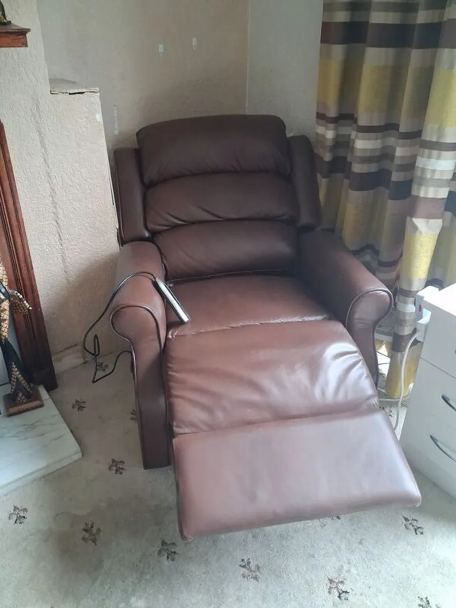 Electric recliner armchair - Image 3