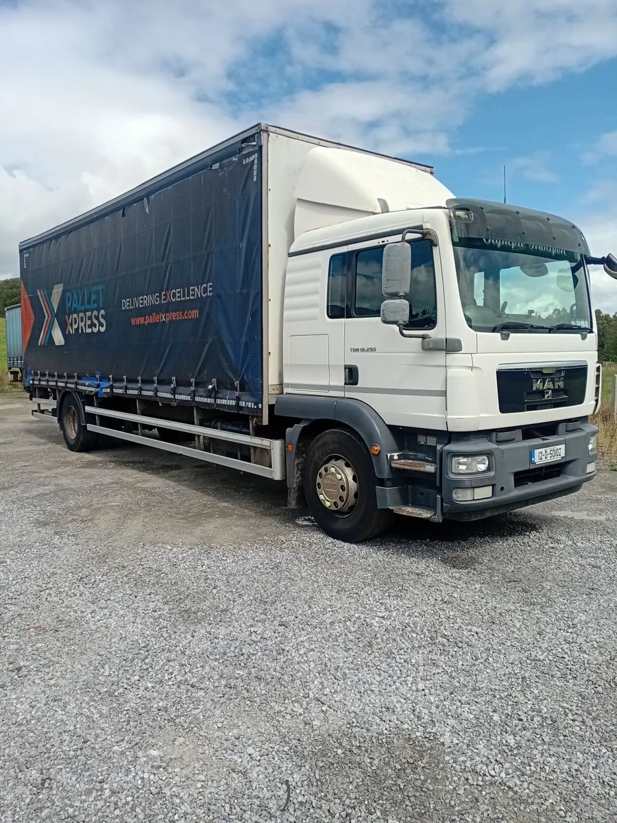 Man curtainsider - Image 4