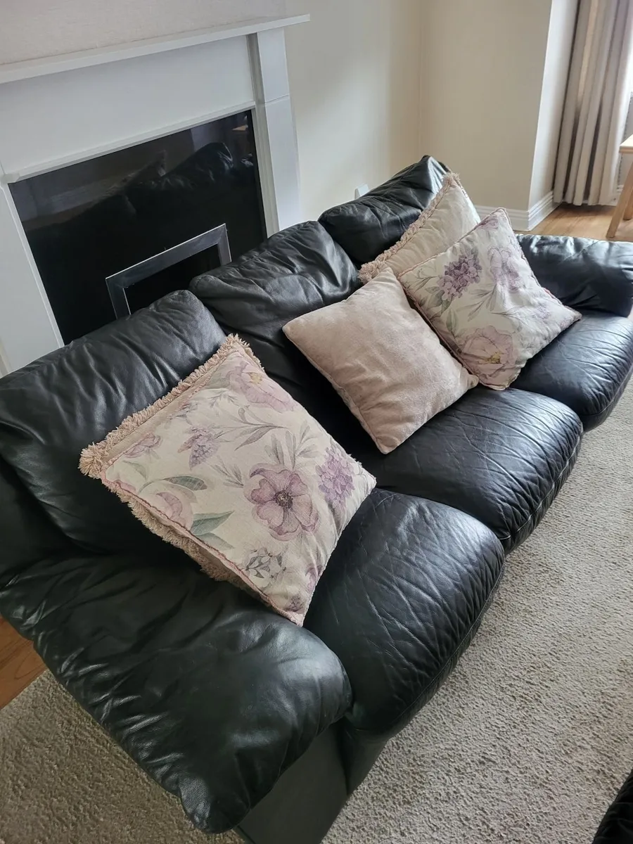 Couch - Image 2