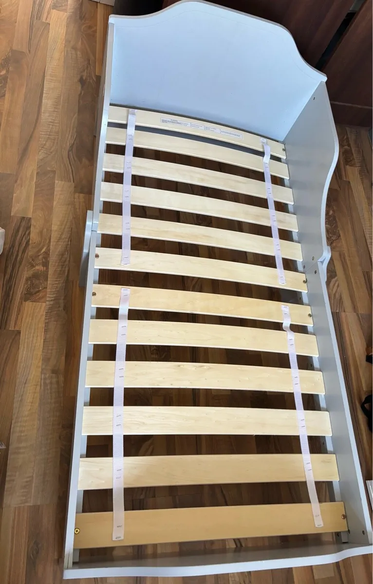 Toddler bed - Image 2