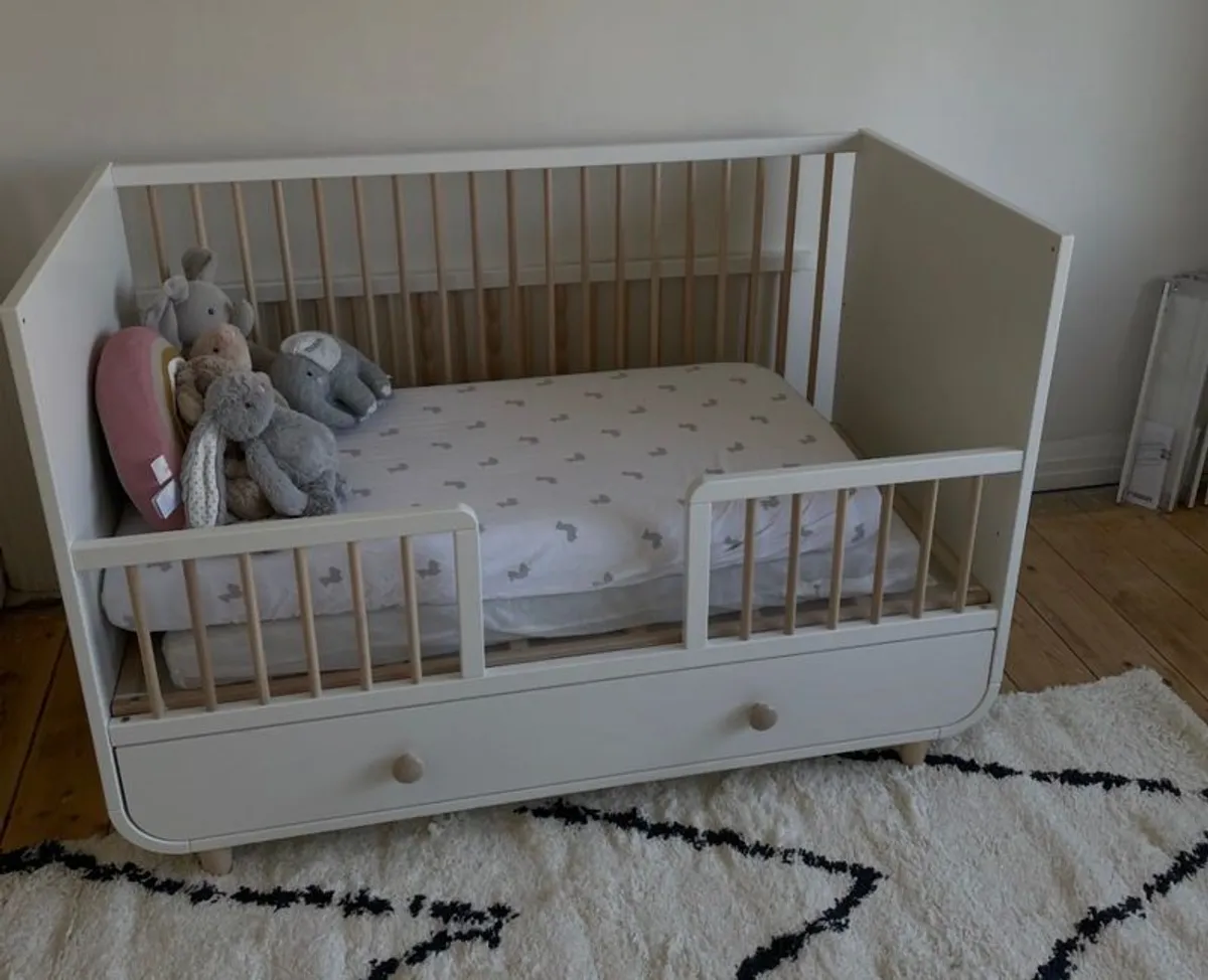 IKEA MYLLRA Cot with large drawer in white - Excellent Condition - Image 3