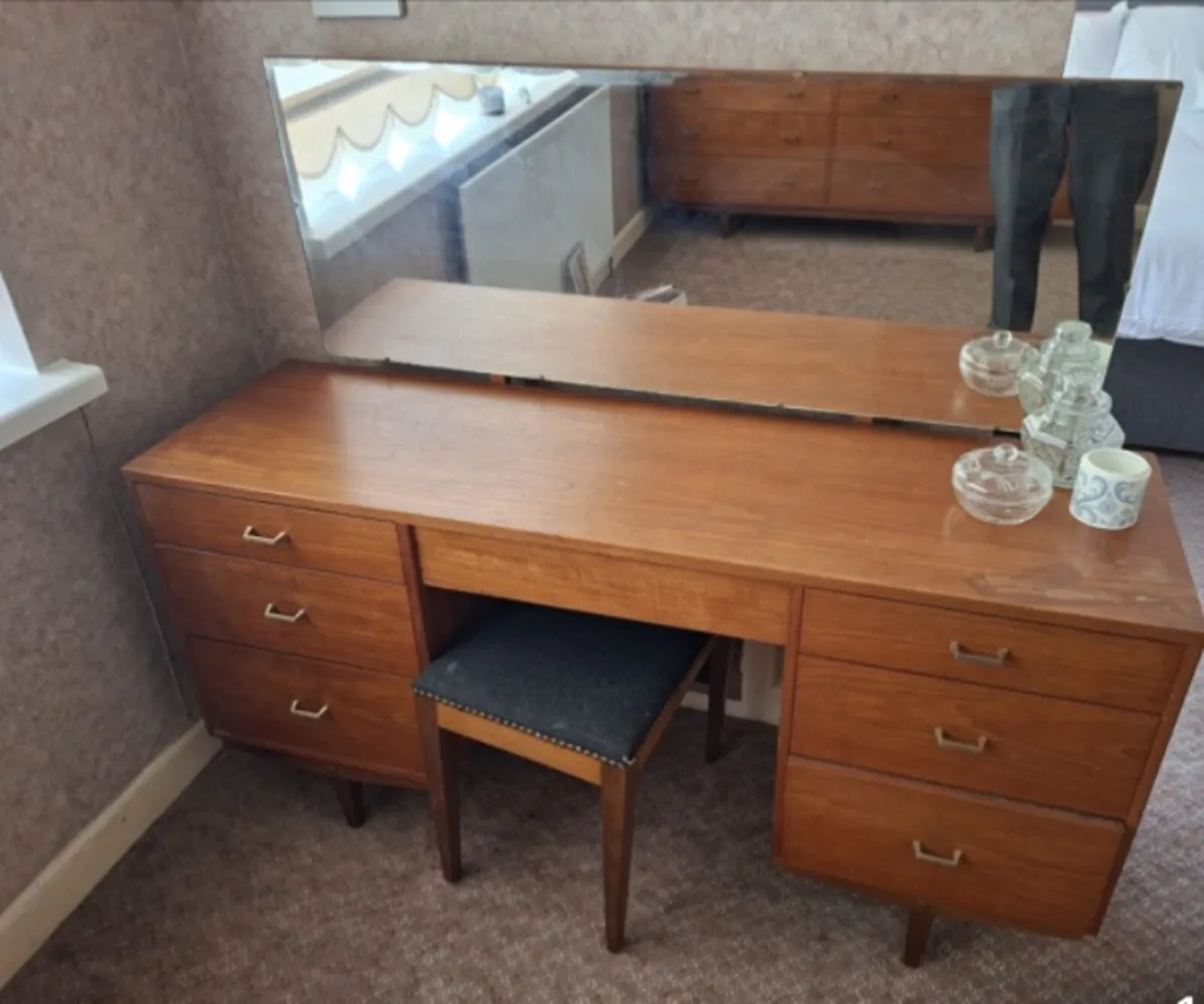 G plan dressing table