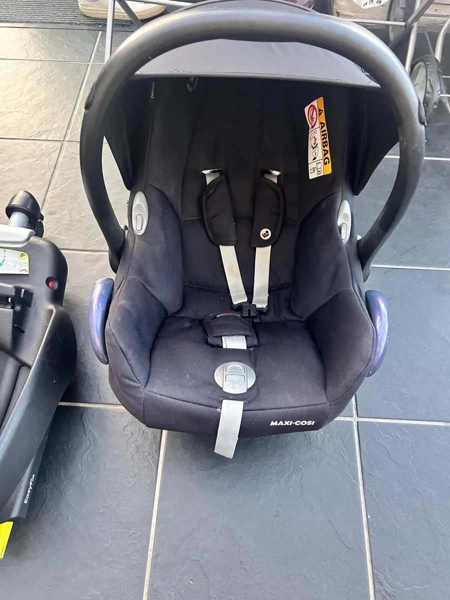 Joolz travel system - isofix and car seat - Image 2
