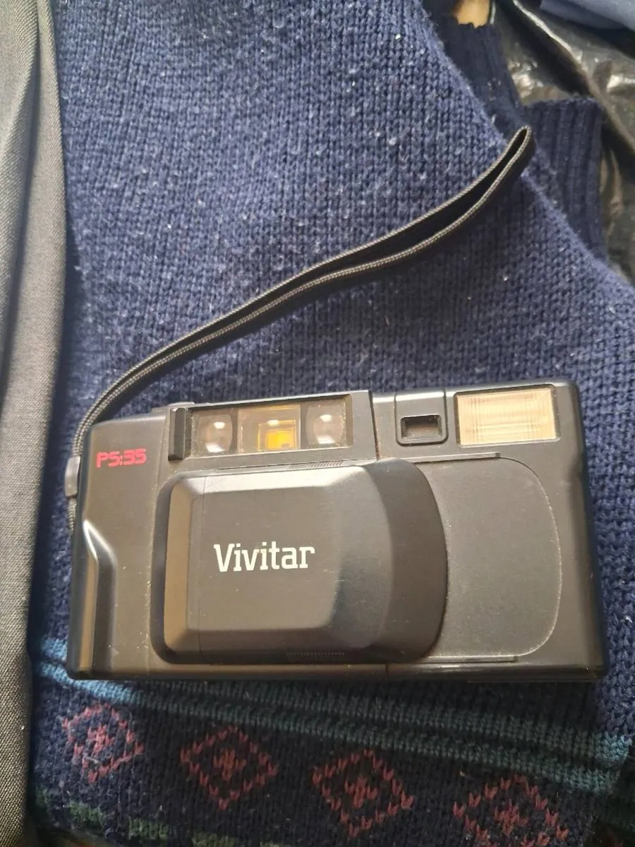 Retro Vivitar 35mm Camera - Image 1