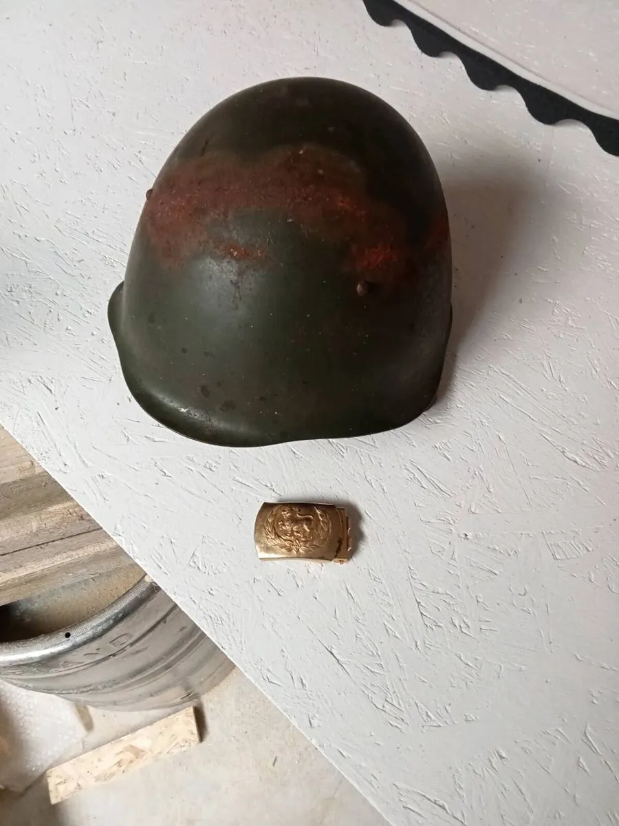 Old army helmet and buckle - Image 1
