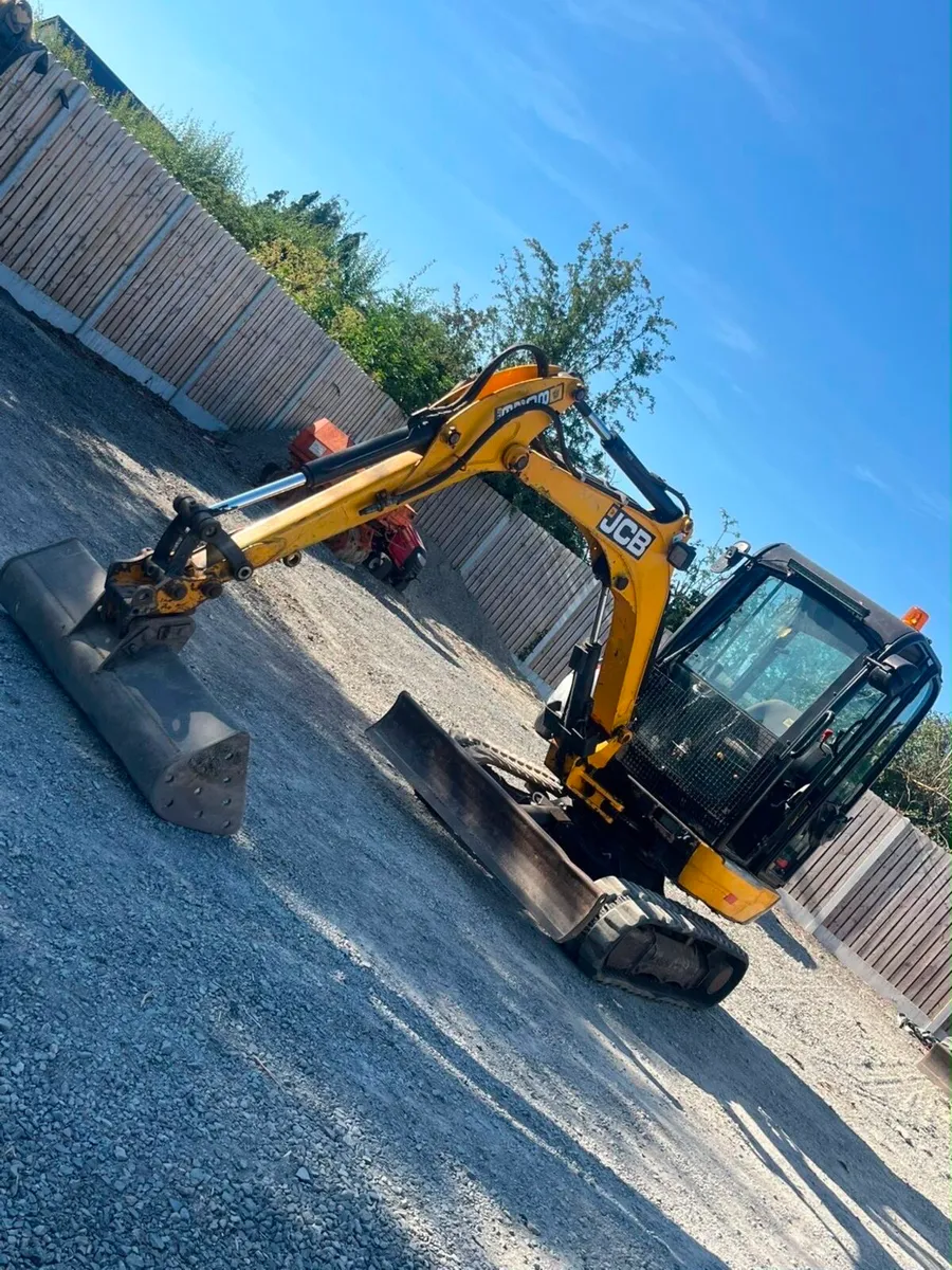 Jcb 8026 2017 - Image 3