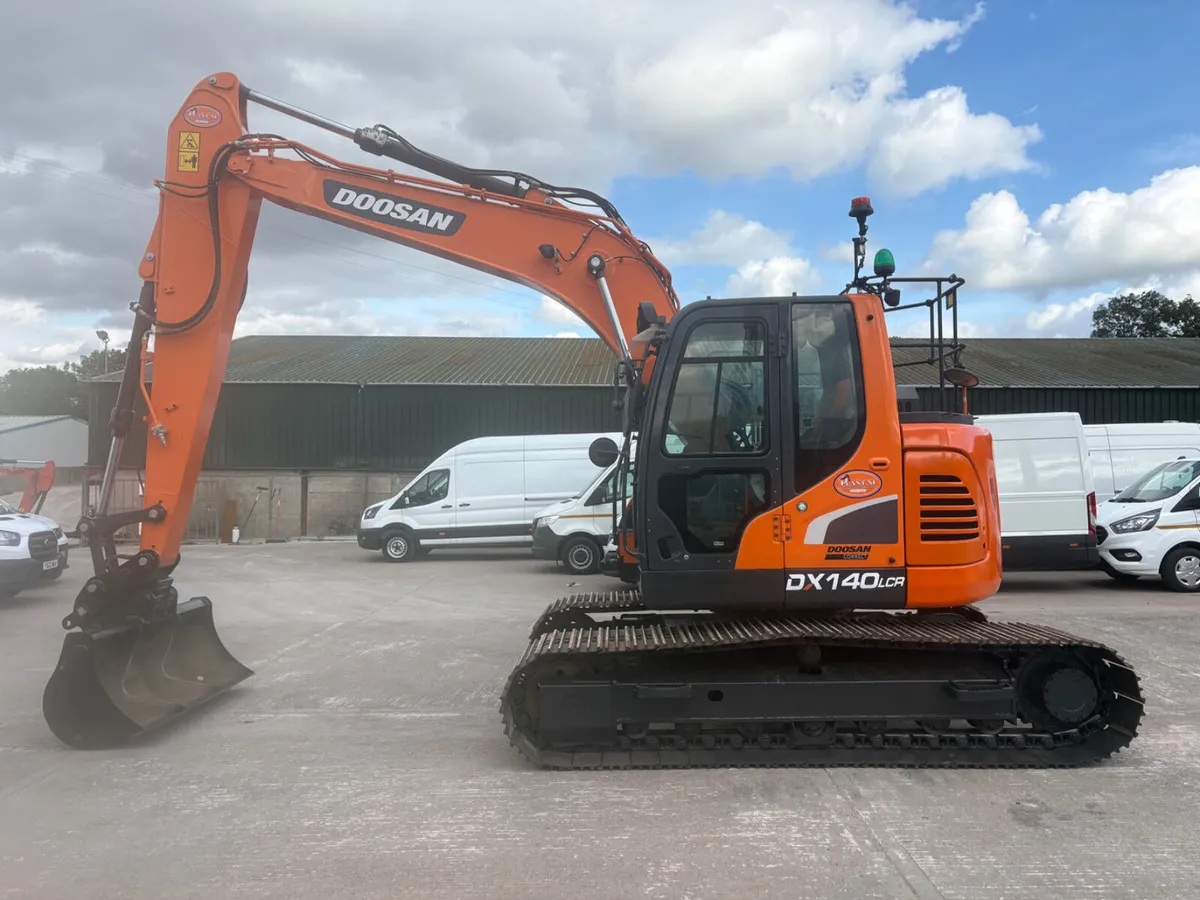 2021 DOOSAN DX140LCR LOW HOURS - Image 1