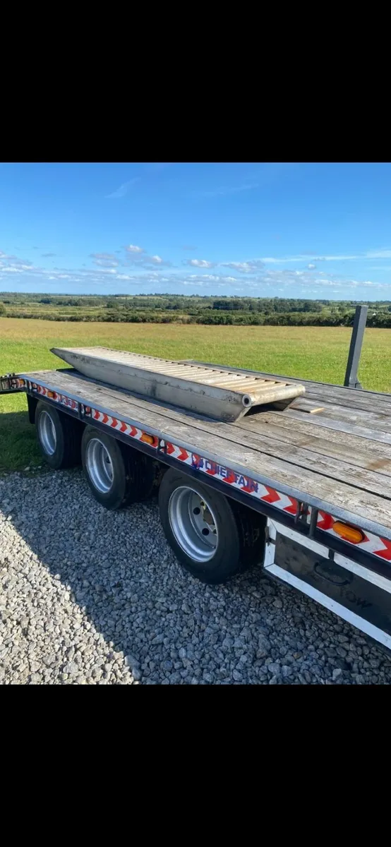 24ft 24 Tonne Chieftain Low Loader - Image 4