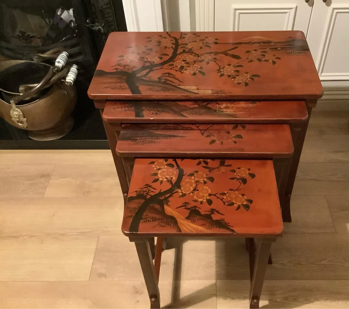 Nest of tables - Image 1
