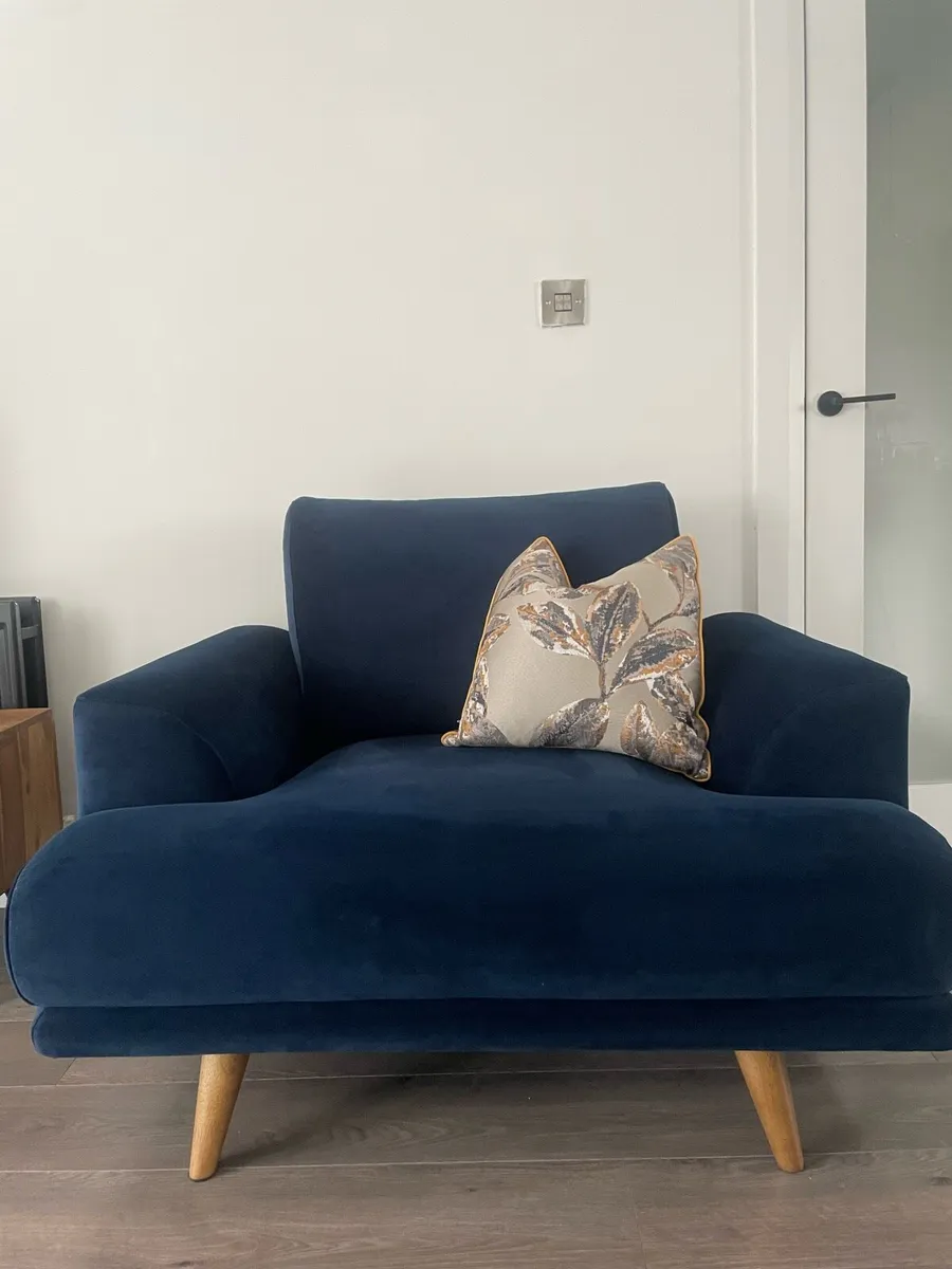 Sofa - Image 3