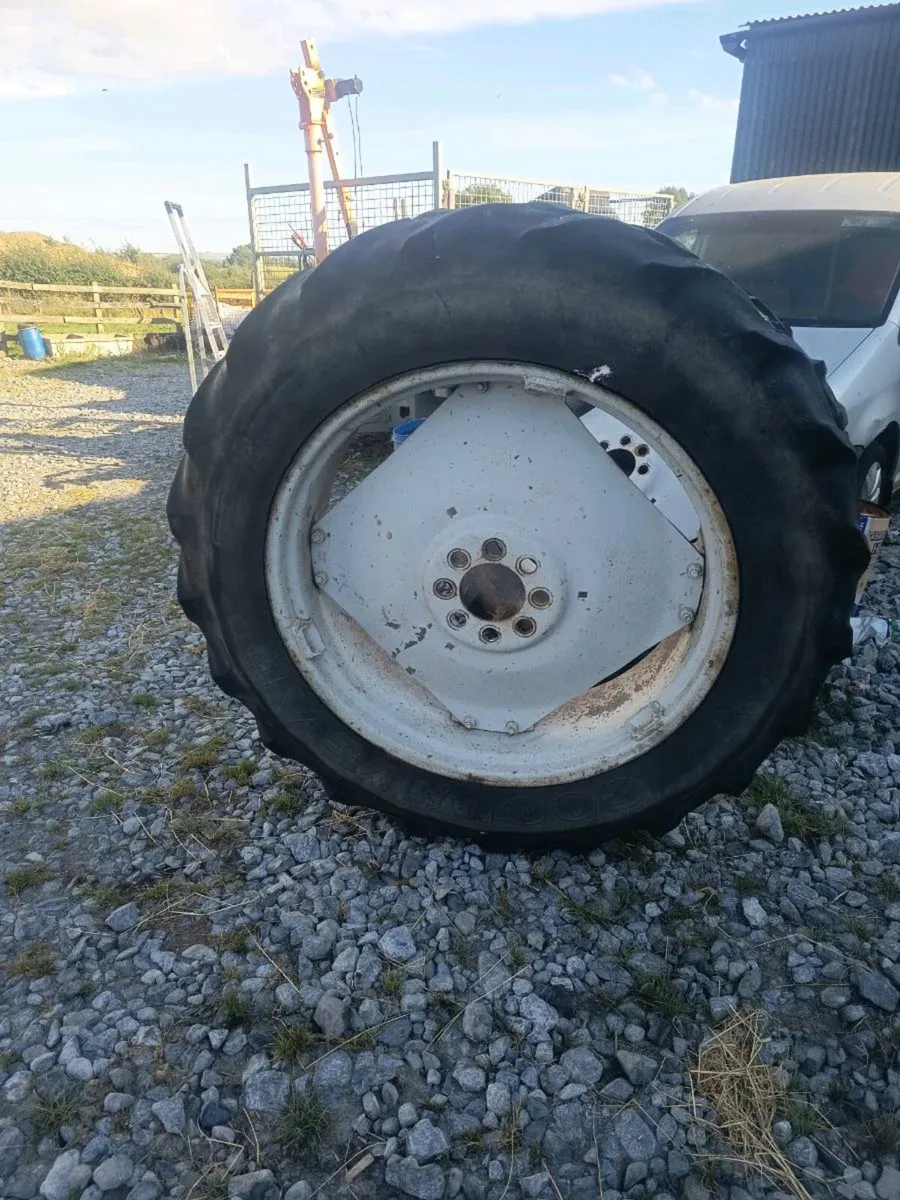 Ford Rims and tyres - Image 1