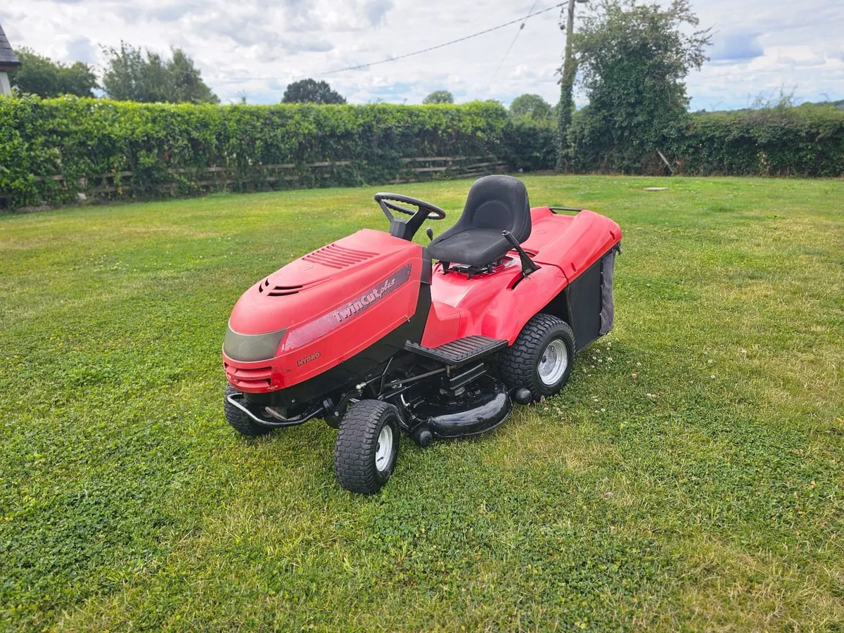 Castlegarden ride on lawn mower automatic - Image 1